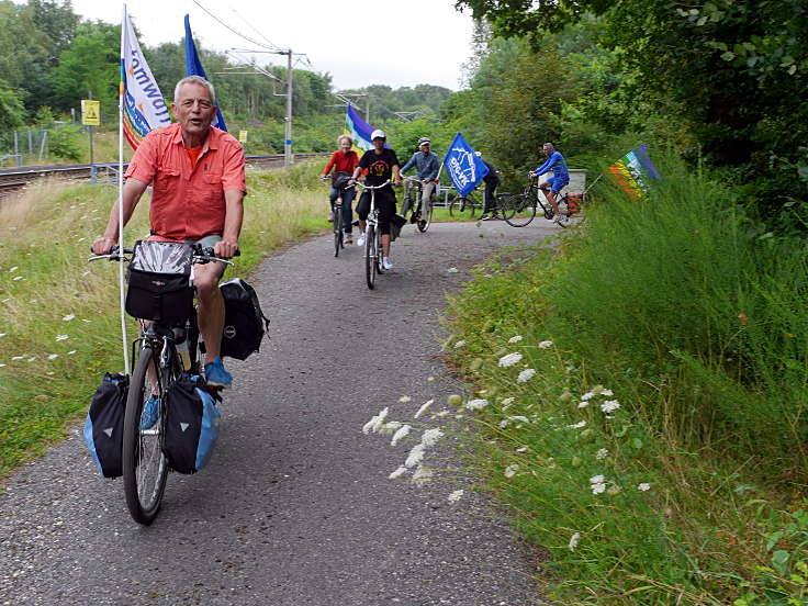 © www.mutbuergerdokus.de: 'FriedensFahrradtour NRW'