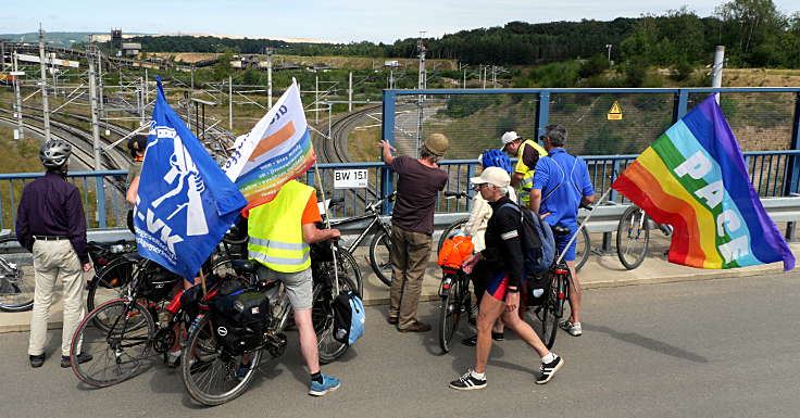 © www.mutbuergerdokus.de: 'FriedensFahrradtour NRW'