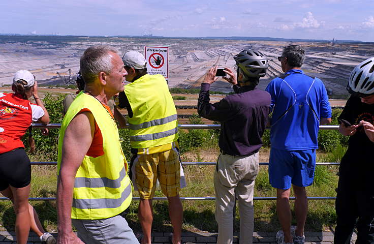 © www.mutbuergerdokus.de: 'FriedensFahrradtour NRW'