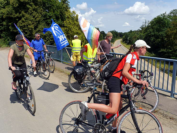 © www.mutbuergerdokus.de: 'FriedensFahrradtour NRW'