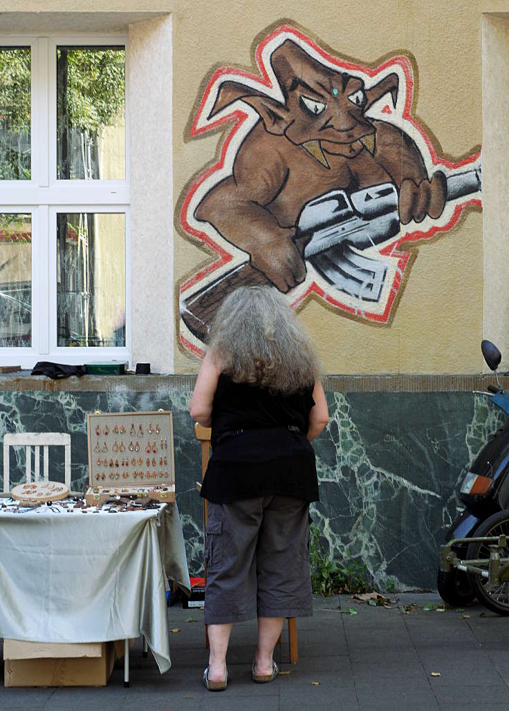 © www.mutbuergerdokus.de: Straßenfest '35 Jahre Kiefernstraße Düsseldorf'