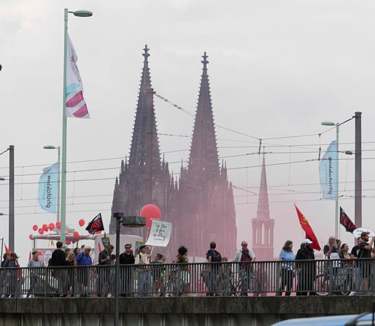 © www.mutbuergerdokus.de: 'CETA und TTIP stoppen! Für einen gerechten Welthandel!'