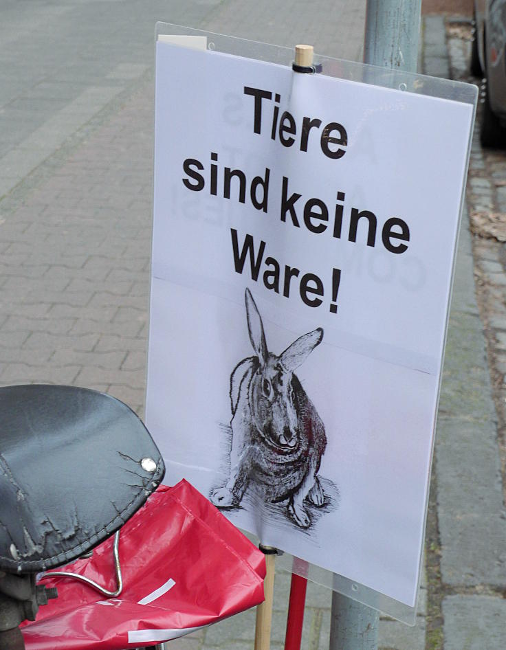 © www.mutbuergerdokus.de: 'Kein Tier ist Ware - Pelz ist kein Modeartikel'
