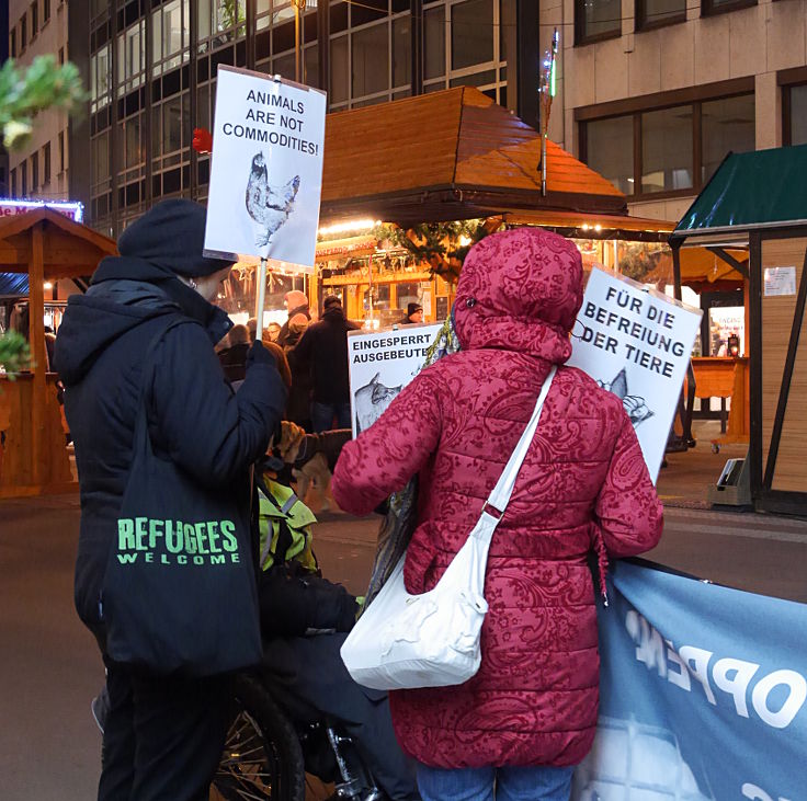 © www.mutbuergerdokus.de: 'Gegen den Pelzhandel bei Breuninger'