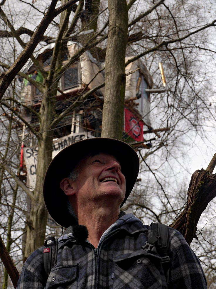 © www.mutbuergerdokus.de: Waldführung durch den Hambacher Forst