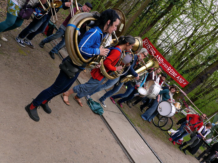 © www.mutbuergerdokus.de: Klimafest im Kölner Stadtwald