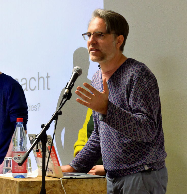 © www.mutbuergerdokus.de: '#Future Politics No 2: New Fakes - From Alt-Right to Infowar'