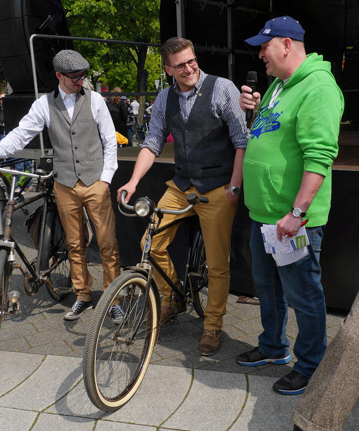 © www.mutbuergerdokus.de: 'Fahrrad*Sternfahrt NRW'