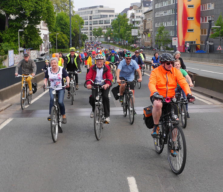 © www.mutbuergerdokus.de: 'Fahrrad*Sternfahrt NRW'