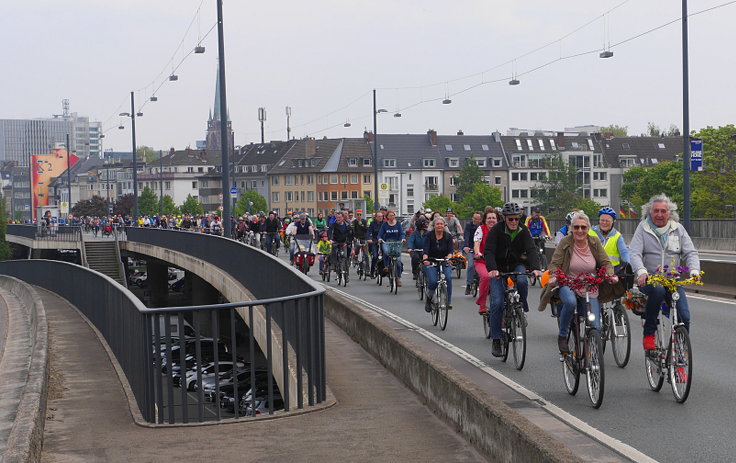 © www.mutbuergerdokus.de: 'Fahrrad*Sternfahrt NRW'