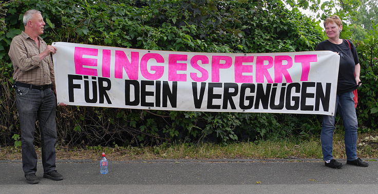© www.mutbuergerdokus.de: 'Demos für tierfreie Circusse'