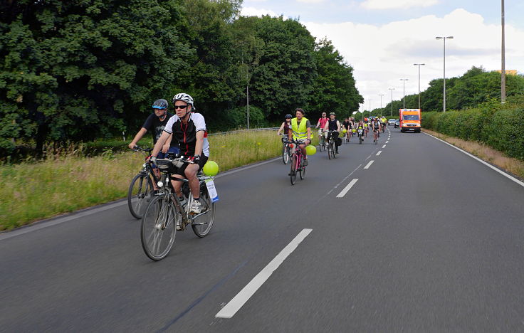 © www.mutbuergerdokus.de: Kölner Fahrrad-Sternfahrt