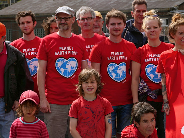 © www.mutbuergerdokus.de: 'Tour en Rouge - Radtour zum Klimacamp'
