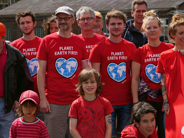 © www.mutbuergerdokus.de: 'Tour en Rouge - Radtour zum Klimacamp'