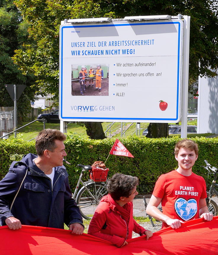 © www.mutbuergerdokus.de: 'Tour en Rouge - Radtour zum Klimacamp'