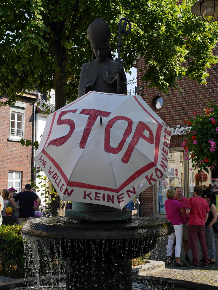 © www.mutbuergerdokus.de: Demonstration gegen den Doppelkonverter