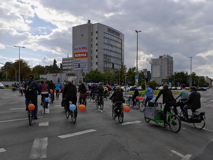 © www.mutbuergerdokus.de: 4. 'Mönchengladbacher Fahrradsternfahrt'