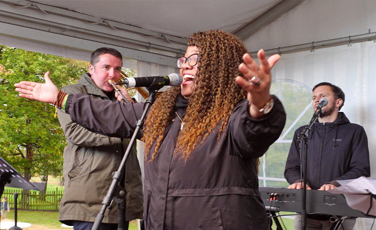 © www.mutbuergerdokus.de: Sommerfest im Heinrich-Böll-Haus Langenbroich: '100 Jahre Böll'