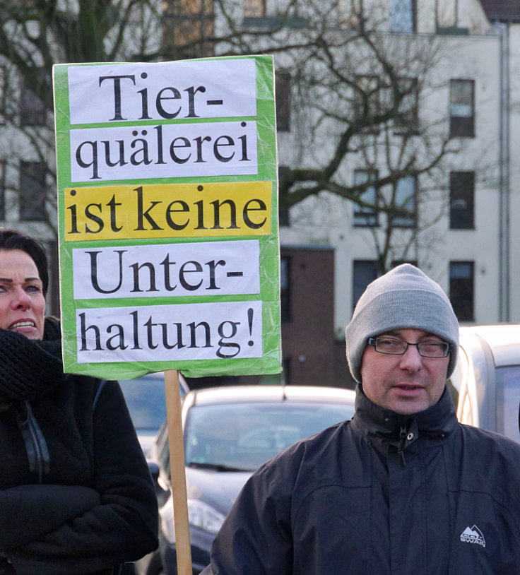 © www.mutbuergerdokus.de: 'Demonstration gegen Zirkustiere'