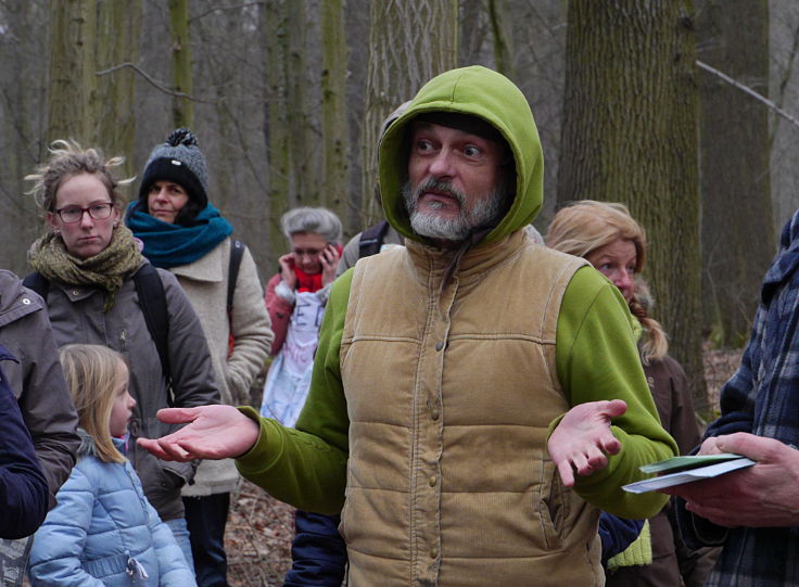 © www.mutbuergerdokus.de: 'Wald statt Kohle' - Waldführung im Hambacher Forst