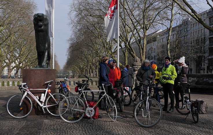 © www.mutbuergerdokus.de: Mahnwache zum tödlichen Fahrradunfall