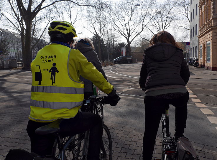 © www.mutbuergerdokus.de: Mahnwache zum tödlichen Fahrradunfall