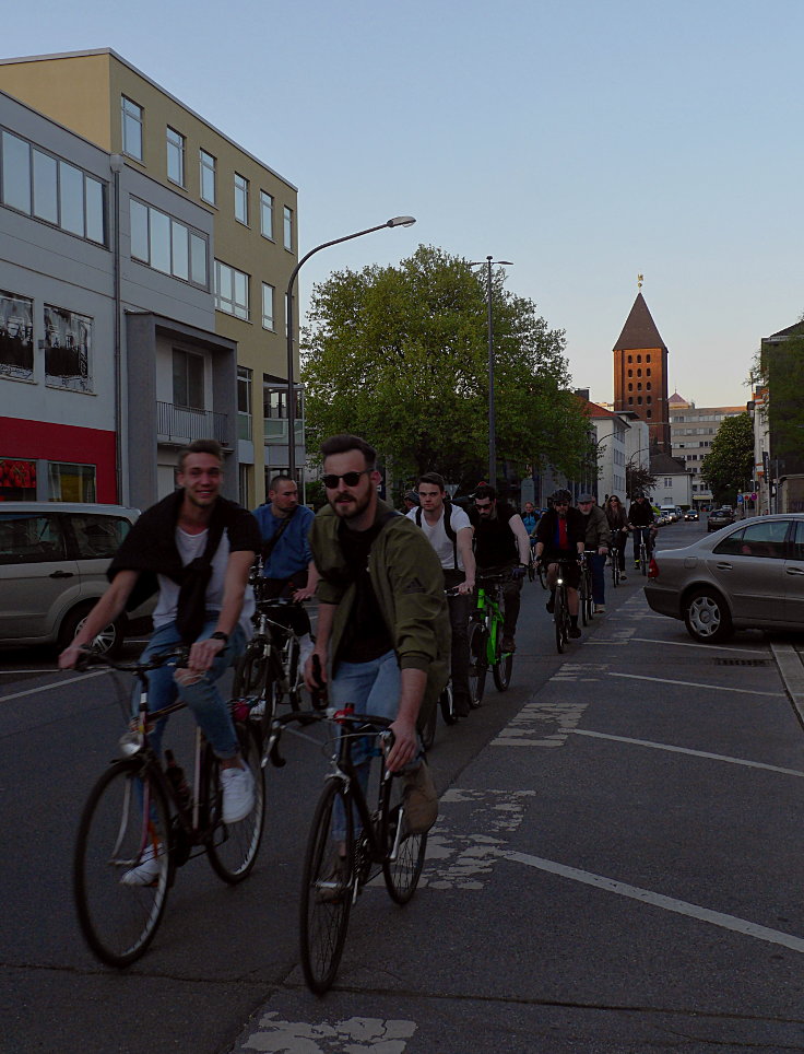 © www.mutbuergerdokus.de: 'Critical Mass Wuppertal'