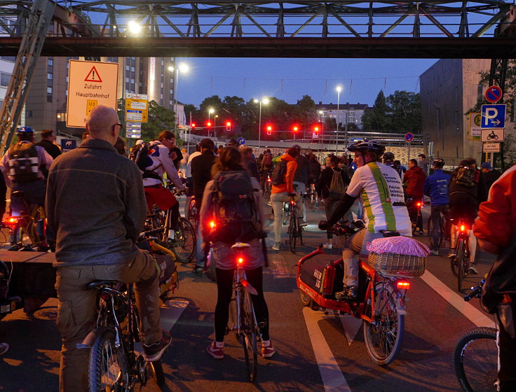 © www.mutbuergerdokus.de: 'Critical Mass Wuppertal'