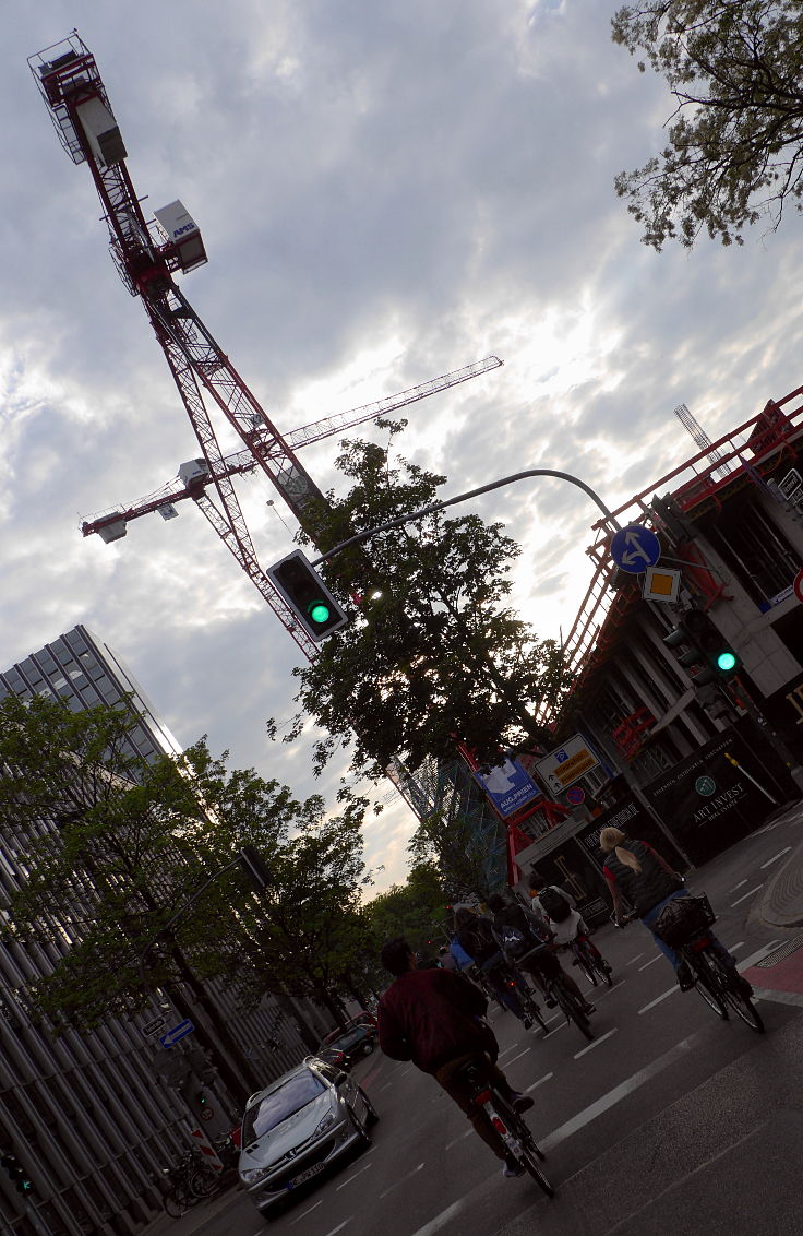 © www.mutbuergerdokus.de: 'Critical Mass Düsseldorf'