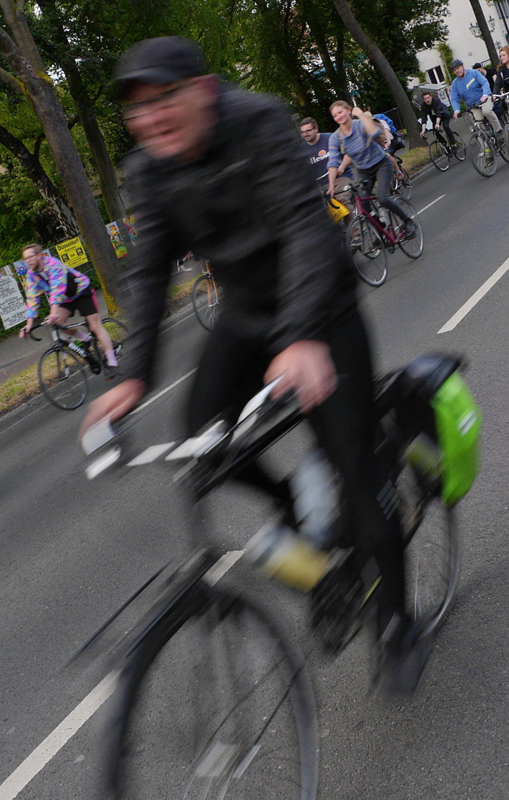 © www.mutbuergerdokus.de: 'Critical Mass Düsseldorf'