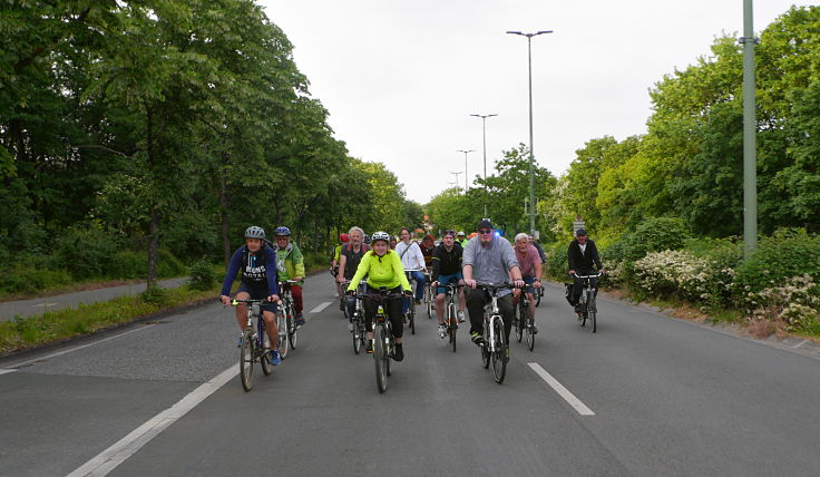 © www.mutbuergerdokus.de: 1. 'Critical Mass Neuss'