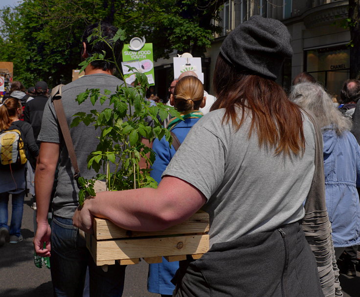 © www.mutbuergerdokus.de: 'March against Monsanto, Bayer & BASF'