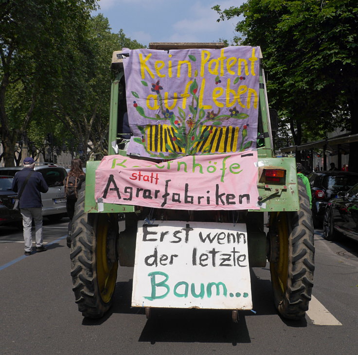 © www.mutbuergerdokus.de: 'March against Monsanto, Bayer & BASF'