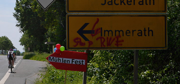 © www.mutbuergerdokus.de: Initiative 'Kreativ gegen Kohle': 'Mühlenfest für die Immerather Mühle'