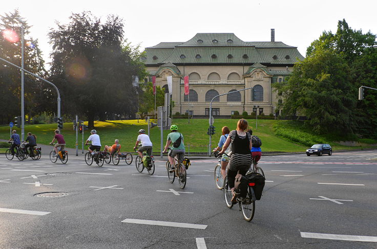 © www.mutbuergerdokus.de: 'Critical Mass Mönchengladbach'