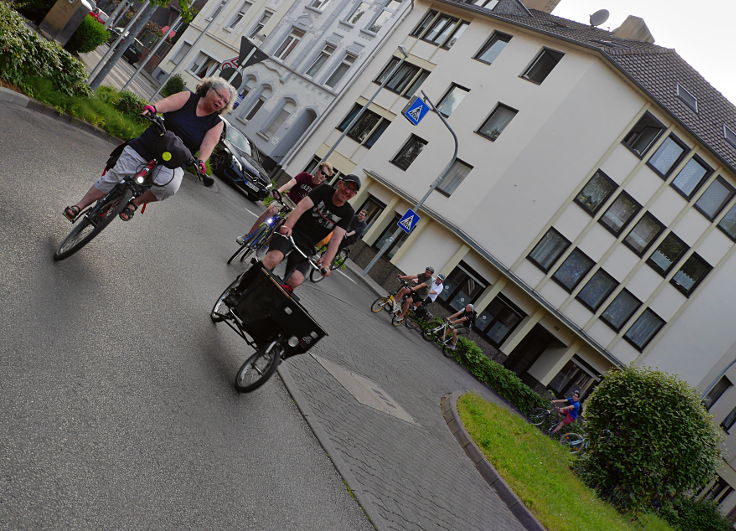 © www.mutbuergerdokus.de: 'Critical Mass Mönchengladbach'