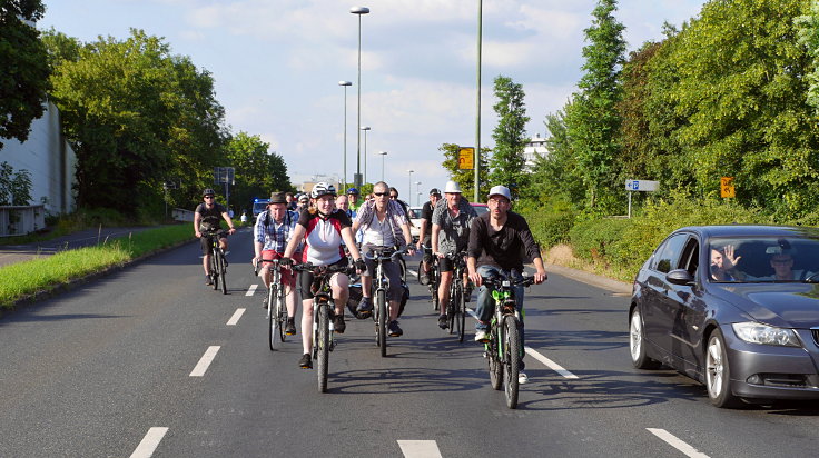 © www.mutbuergerdokus.de: 2. 'Critical Mass Neuss'