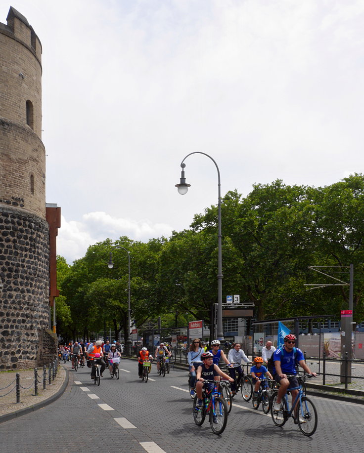© www.mutbuergerdokus.de: 11. 'Kölner Fahrrad-Sternfahrt'