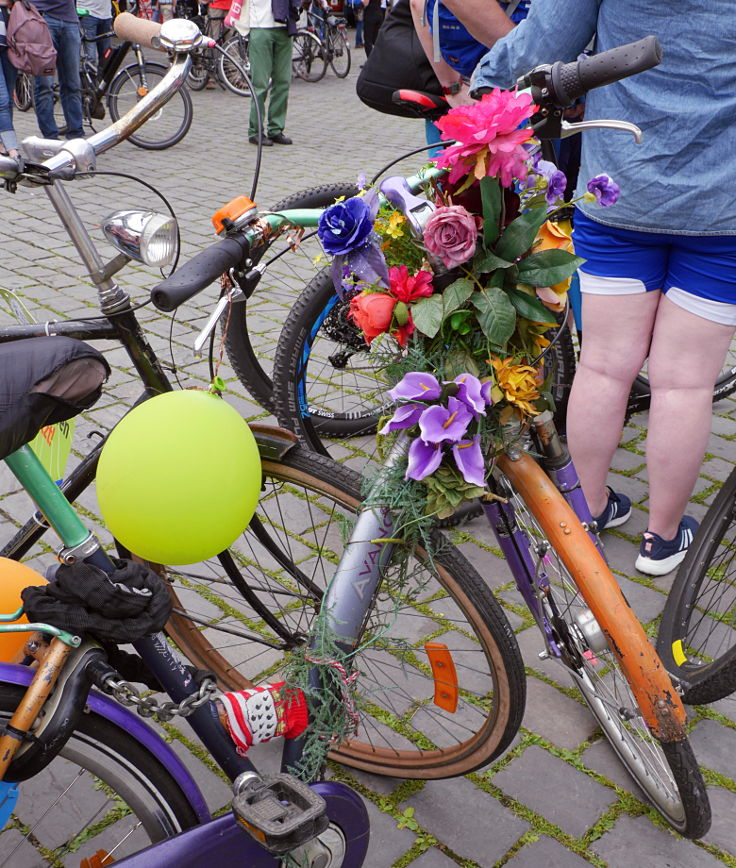 © www.mutbuergerdokus.de: 11. 'Kölner Fahrrad-Sternfahrt'