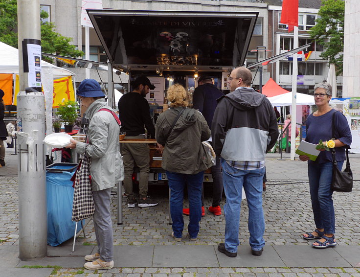 © www.mutbuergerdokus.de: 3. 'Umweltmarkt Neuss'