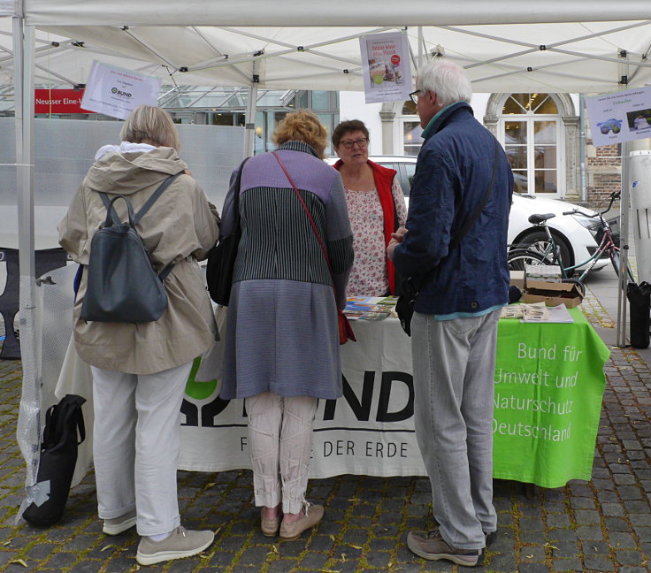 © www.mutbuergerdokus.de: 3. 'Umweltmarkt Neuss'