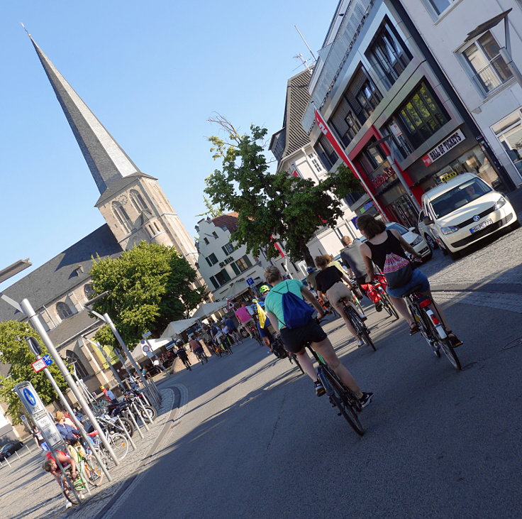 © www.mutbuergerdokus.de: 'Critical Mass Mönchengladbach'