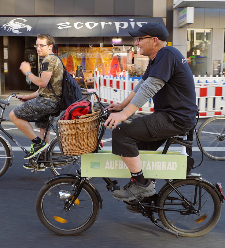 © www.mutbuergerdokus.de: 'Critical Mass Mönchengladbach'