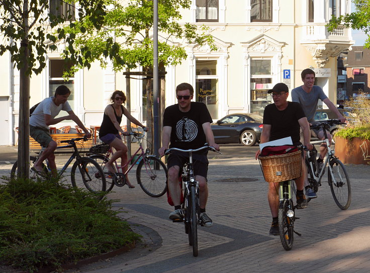 © www.mutbuergerdokus.de: 'Critical Mass Mönchengladbach'