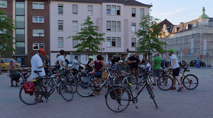 © www.mutbuergerdokus.de: 'Critical Mass Mönchengladbach'