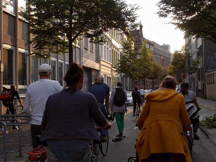 © www.mutbuergerdokus.de: 'Critical Mass Krefeld'