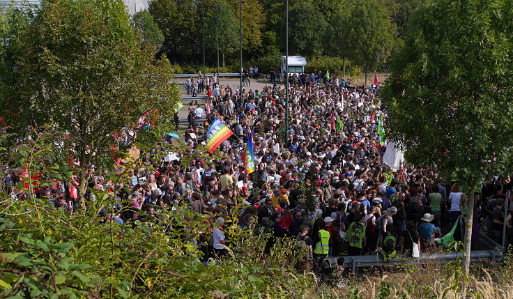 © www.mutbuergerdokus.de: Demonstration am Hambacher Forst