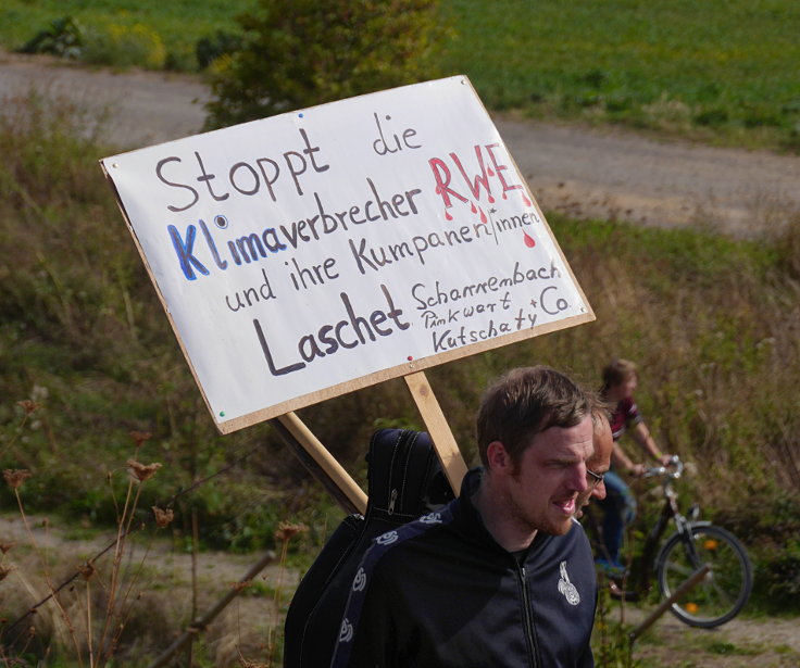 © www.mutbuergerdokus.de: Demonstration am Hambacher Forst