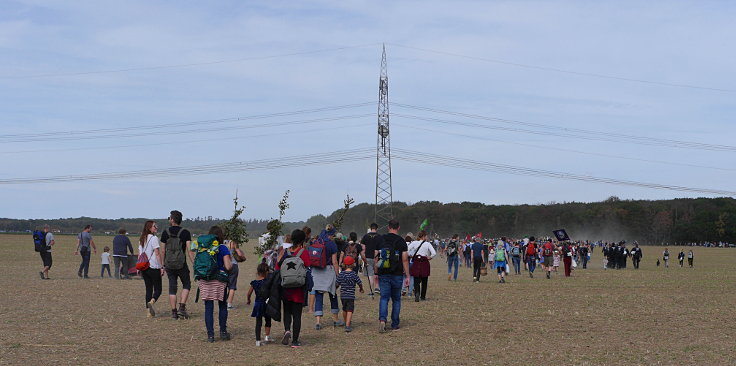 © www.mutbuergerdokus.de: Demonstration am Hambacher Forst