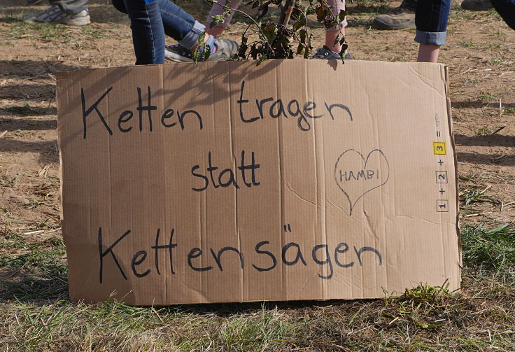 © www.mutbuergerdokus.de: Demonstration am Hambacher Forst
